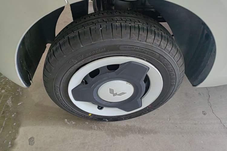 Used Wuling Hongguang MINIEV 2024 3rd Generation 215km Youth Edition Right Rear Wheel Hub