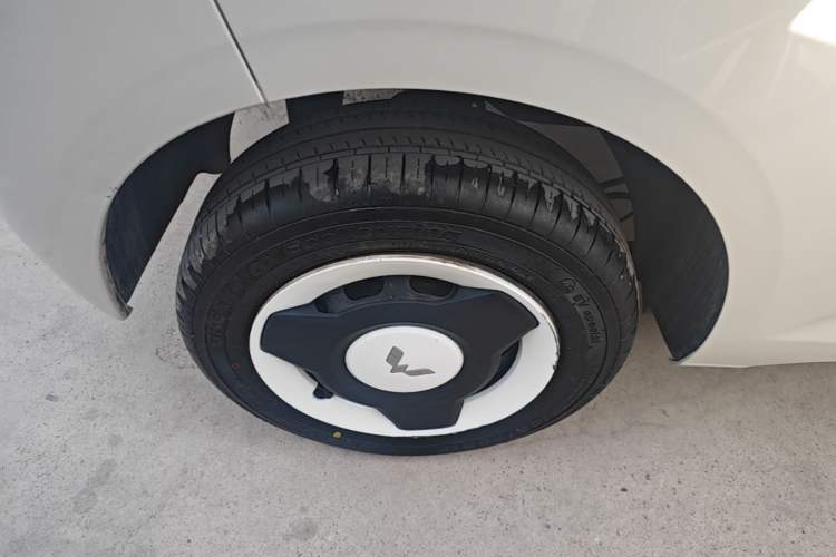 Used Wuling Hongguang MINIEV 2024 3rd Generation 215km Youth Edition Right Rear Wheel Hub