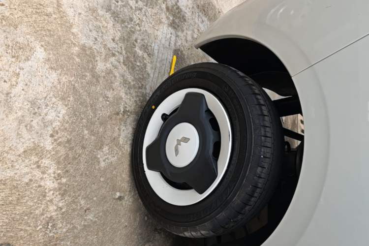 Used Wuling Hongguang MINIEV 2024 3rd Generation 215km Youth Edition Right Rear Wheel Hub