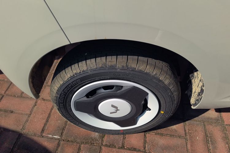 Used Wuling Hongguang MINIEV 2024 3rd Generation 215km Youth Edition Right Rear Wheel Hub