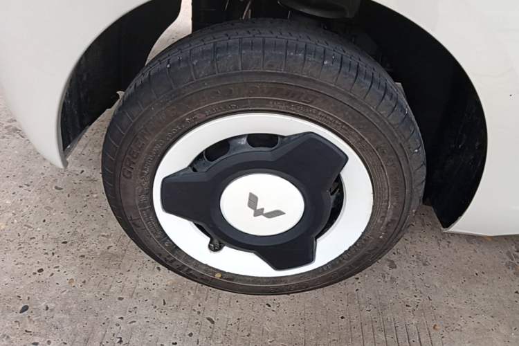 Used Wuling Hongguang MINIEV 2024 3rd Generation 215km Youth Edition Right Rear Wheel Hub