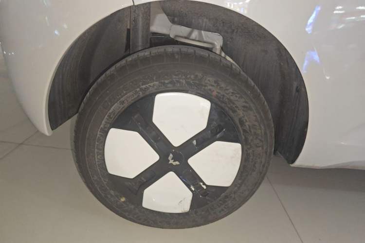 Used Wuling Hongguang MINIEV 2024 3rd Generation 215km Youth Edition Right Rear Wheel Hub