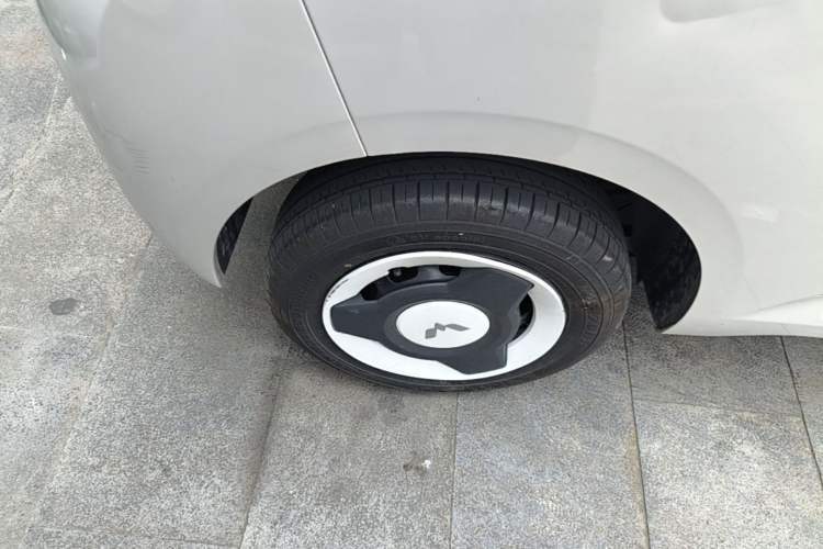 Used Wuling Hongguang MINIEV 2024 3rd Generation 215km Youth Edition Right Rear Wheel Hub