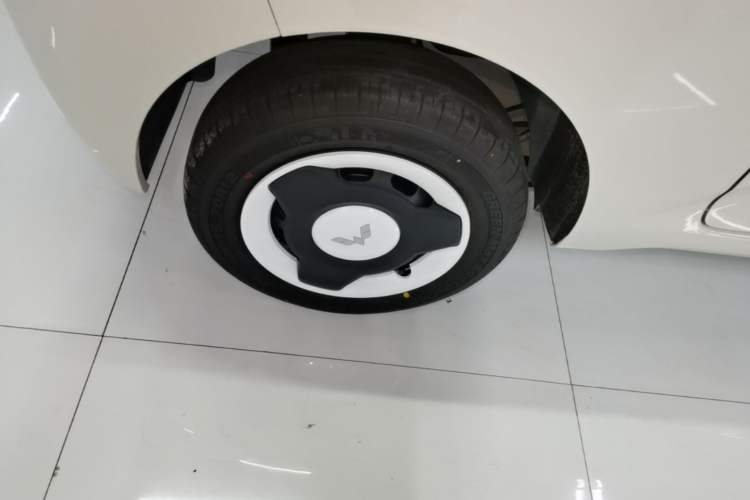 Used Wuling Hongguang MINIEV 2024 3rd Generation 215km Youth Edition Right Rear Wheel Hub