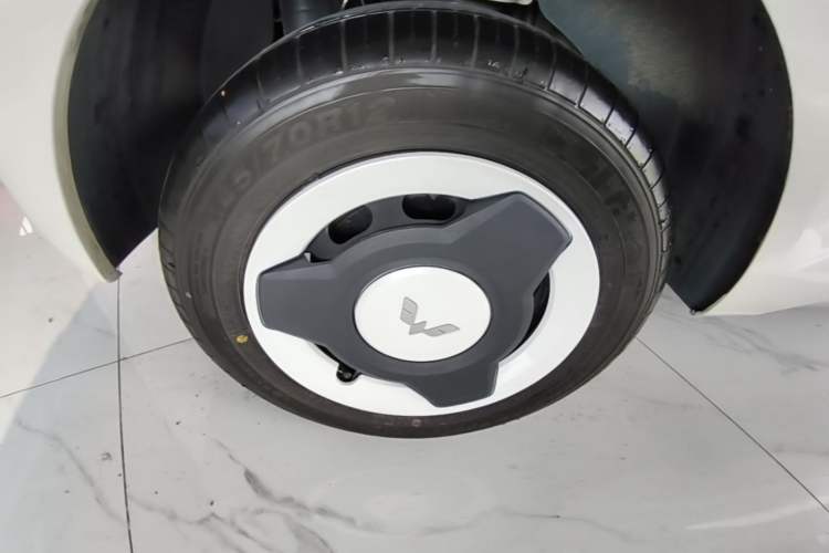 Used Wuling Hongguang MINIEV 2024 3rd Generation 215km Youth Edition Right Rear Wheel Hub