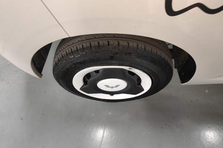Used Wuling Hongguang MINIEV 2024 3rd Generation 215km Youth Edition Right Rear Wheel Hub