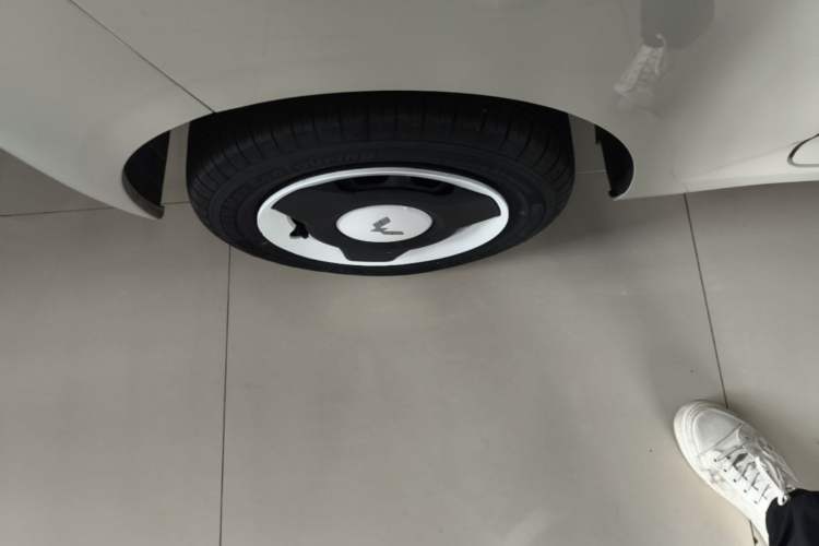 Used Wuling Hongguang MINIEV 2024 3rd Generation 215km Youth Edition Right Rear Wheel Hub