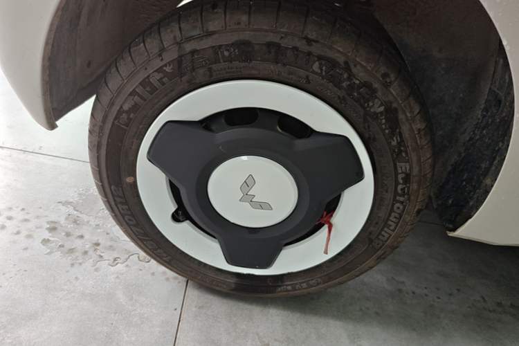 Used Wuling Hongguang MINIEV 2024 3rd Generation 215km Youth Edition Right Rear Wheel Hub
