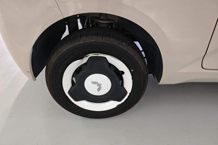 Used Wuling Hongguang MINIEV 2024 3rd Generation 215km Youth Edition Right Rear Wheel Hub