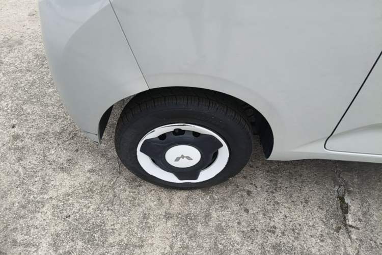 Used Wuling Hongguang MINIEV 2024 3rd Generation 215km Youth Edition Right Rear Wheel Hub