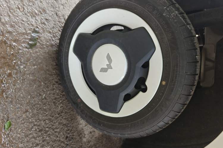 Used Wuling Hongguang MINIEV 2024 3rd Generation 215km Youth Edition Right Rear Wheel Hub