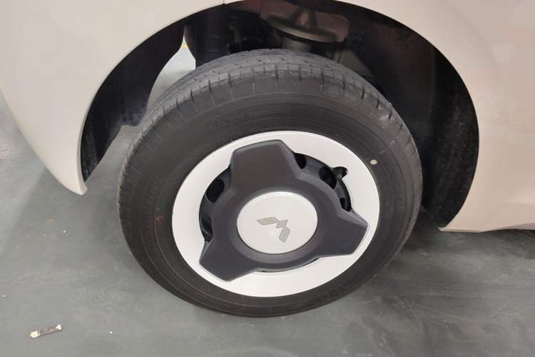 Used Wuling Hongguang MINIEV 2024 3rd Generation 215km Youth Edition Right Rear Wheel Hub