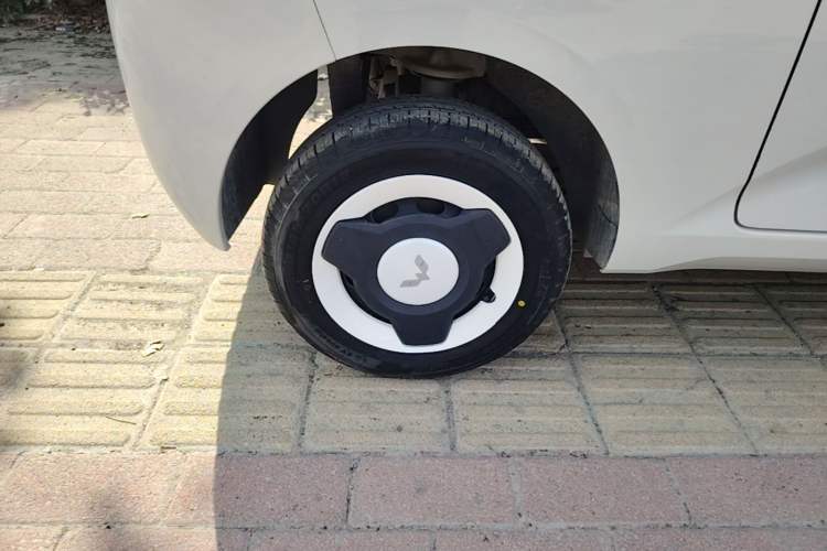 Used Wuling Hongguang MINIEV 2024 3rd Generation 215km Youth Edition Right Rear Wheel Hub