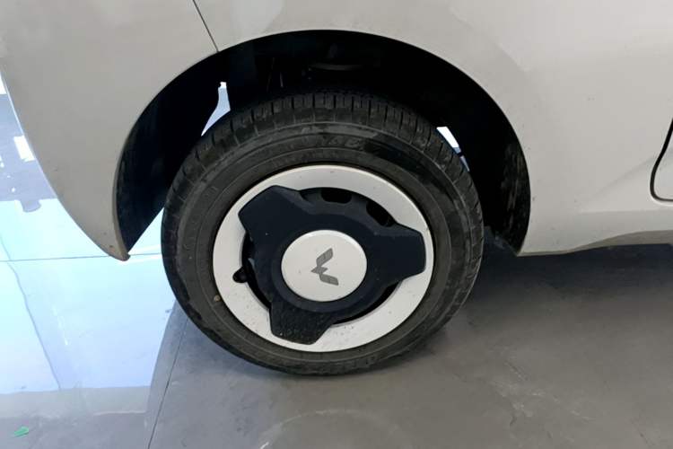Used Wuling Hongguang MINIEV 2024 3rd Generation 215km Youth Edition Right Rear Wheel Hub