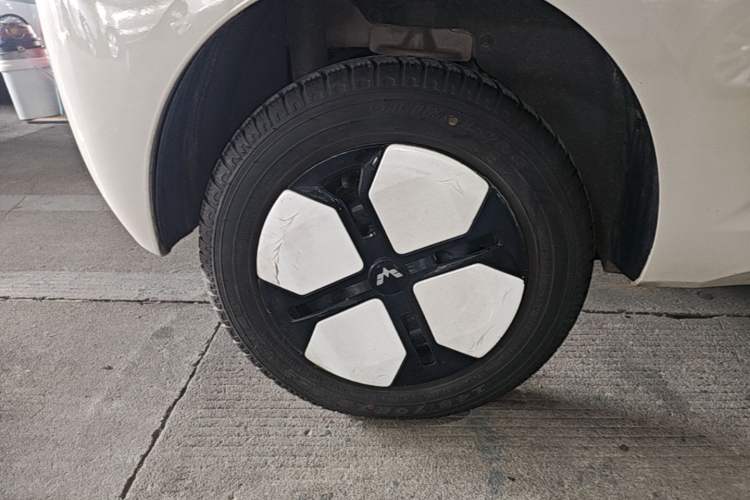 Used Wuling Hongguang MINIEV 2024 3rd Generation 215km Advanced Version Right Rear Wheel Hub