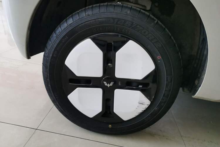 Used Wuling Hongguang MINIEV 2024 3rd Generation 215km Advanced Version Right Rear Wheel Hub