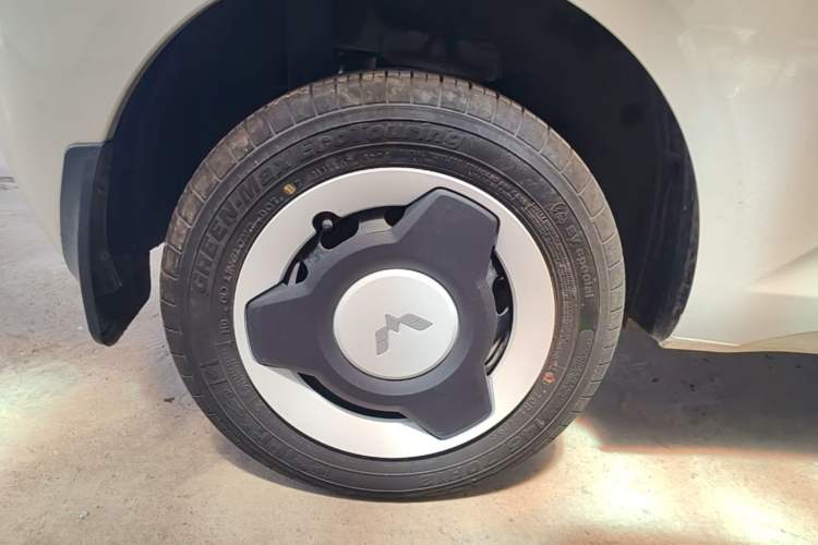 Used Wuling Hongguang MINIEV 2024 3rd Generation 215km Youth Edition Right Rear Wheel Hub
