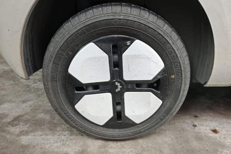 Used Wuling Hongguang MINIEV 2024 3rd Generation 215km Youth Edition Right Rear Wheel Hub
