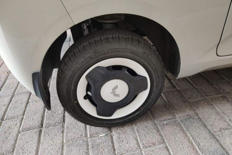 Used Wuling Hongguang MINIEV 2024 3rd Generation 215km Youth Edition Right Rear Wheel Hub