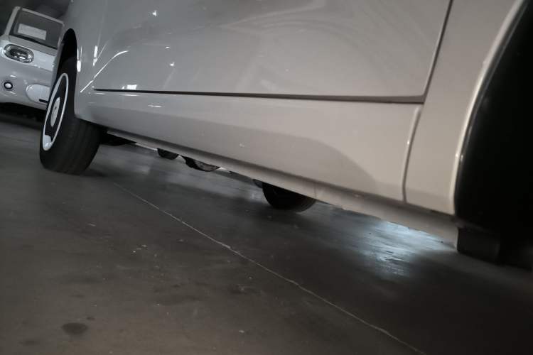Used Wuling Hongguang MINIEV 2024 3rd Generation 215km Youth Edition Right Side Sill