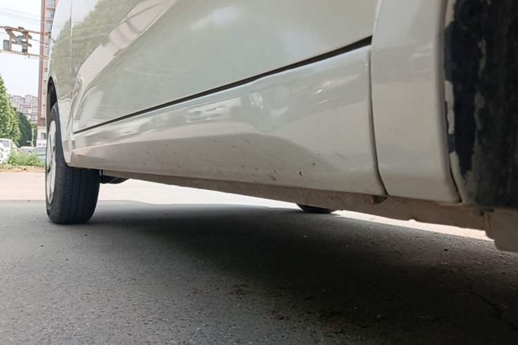 Used Wuling Hongguang MINIEV 2024 3rd Generation 215km Advanced Version Right Side Sill