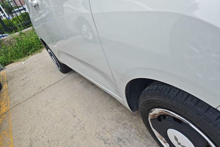 Used Wuling Hongguang MINIEV 2024 3rd Generation 215km Youth Edition Right Side Sill