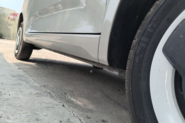Used Wuling Hongguang MINIEV 2024 3rd Generation 215km Youth Edition Right Side Sill