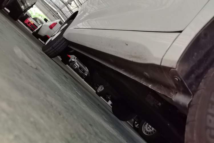 Used Wuling Hongguang MINIEV 2024 3rd Generation 215km Advanced Version Right Side Sill