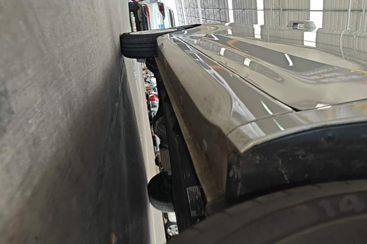 Used Wuling Hongguang MINIEV 2024 3rd Generation 215km Youth Edition Right Side Sill
