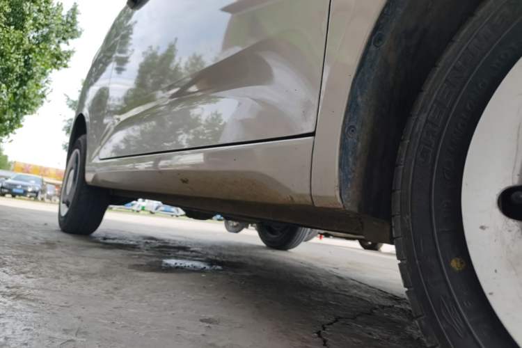 Used Wuling Hongguang MINIEV 2024 3rd Generation 215km Youth Edition Right Side Sill