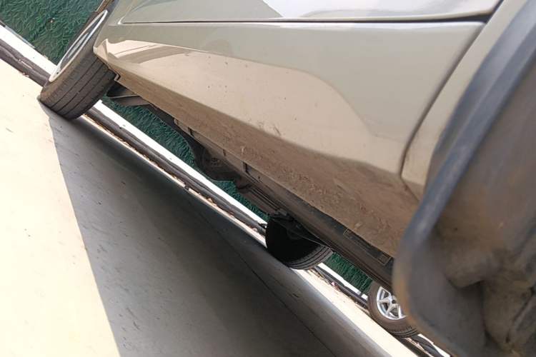 Used Wuling Hongguang MINIEV 2024 3rd Generation 215km Youth Edition Right Side Sill