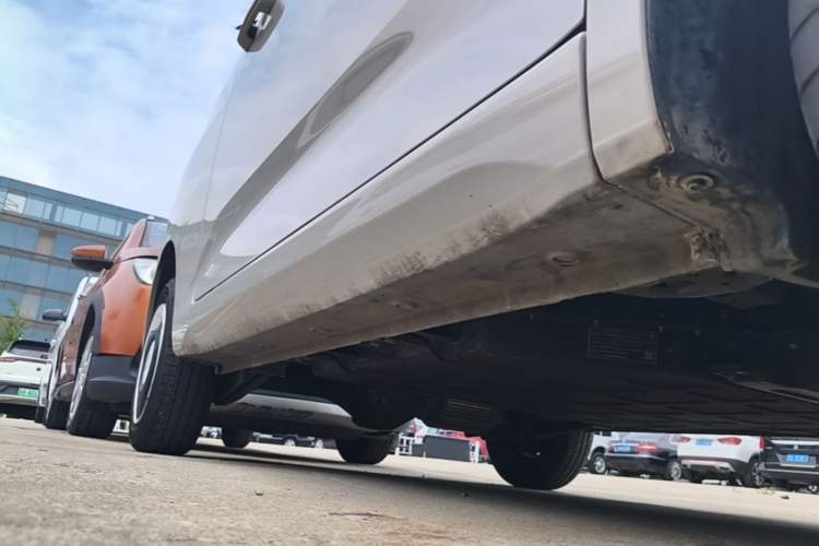 Used Wuling Hongguang MINIEV 2024 3rd Generation 215km Youth Edition Right Side Sill