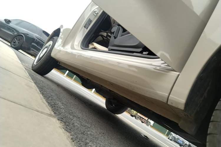 Used Wuling Hongguang MINIEV 2024 3rd Generation 215km Youth Edition Right Side Sill