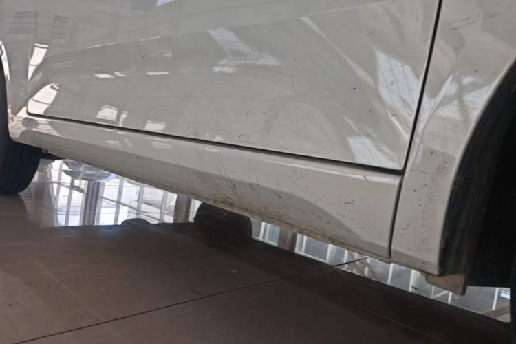 Used Wuling Hongguang MINIEV 2024 3rd Generation 215km Youth Edition Right Side Sill