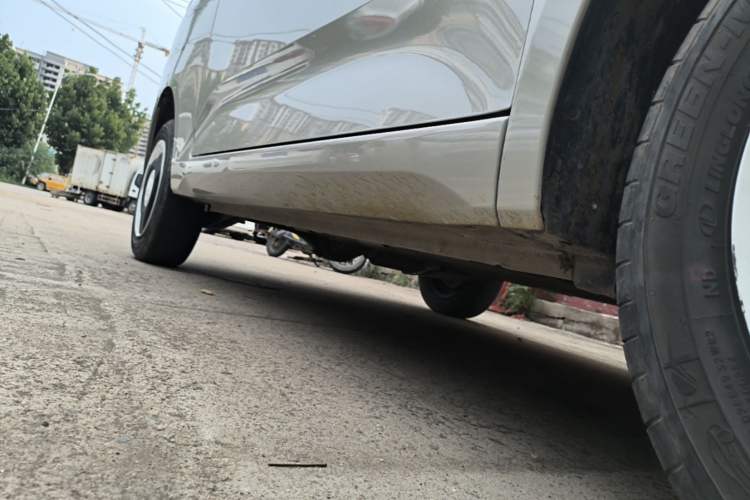 Used Wuling Hongguang MINIEV 2024 3rd Generation 215km Youth Edition Right Side Sill