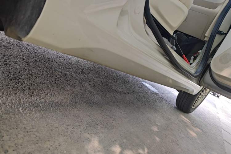 Used Wuling Hongguang MINIEV 2024 3rd Generation 215km Youth Edition Right Side Sill