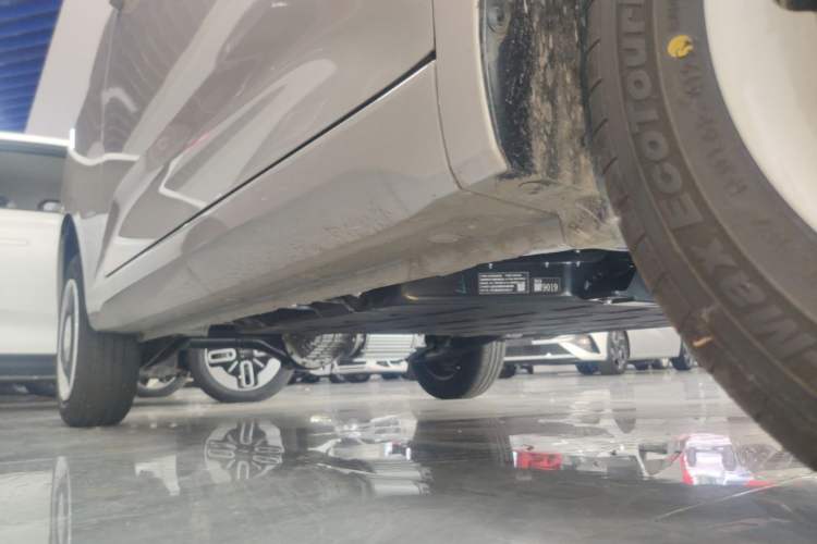 Used Wuling Hongguang MINIEV 2024 3rd Generation 215km Youth Edition Right Side Sill