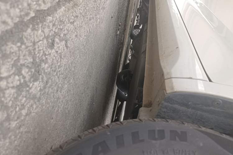 Used Wuling Hongguang MINIEV 2024 3rd Generation 215km Youth Edition Right Side Sill