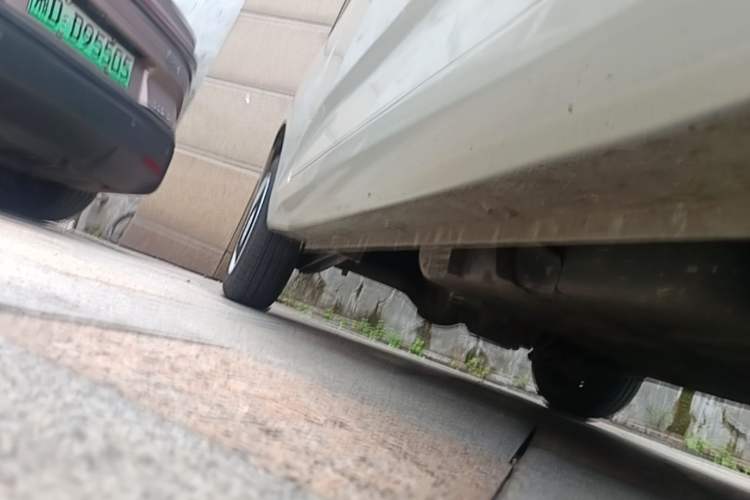 Used Wuling Hongguang MINIEV 2024 3rd Generation 215km Advanced Version Right Side Sill