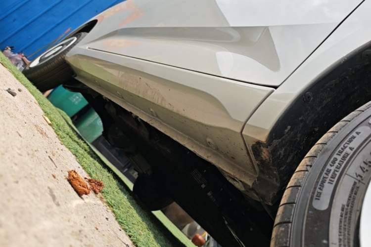 Used Wuling Hongguang MINIEV 2024 3rd Generation 215km Youth Edition Right Side Sill