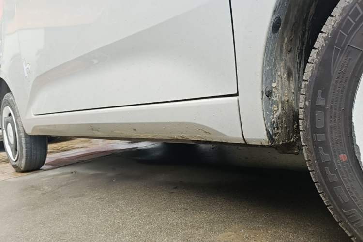 Used Wuling Hongguang MINIEV 2024 3rd Generation 215km Youth Edition Right Side Sill