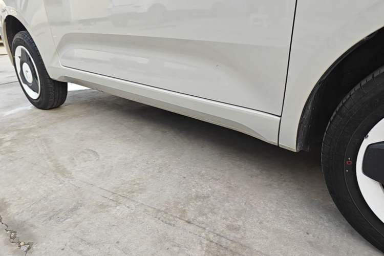 Used Wuling Hongguang MINIEV 2024 3rd Generation 215km Youth Edition Right Side Sill