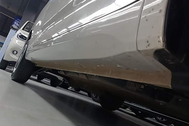 Used Wuling Hongguang MINIEV 2024 3rd Generation 215km Youth Edition Right Side Sill