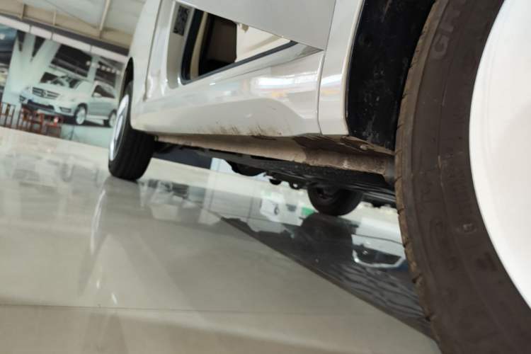 Used Wuling Hongguang MINIEV 2024 3rd Generation 215km Youth Edition Right Side Sill