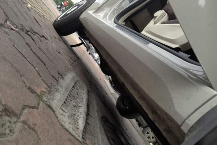 Used Wuling Hongguang MINIEV 2024 3rd Generation 215km Youth Edition Right Side Sill