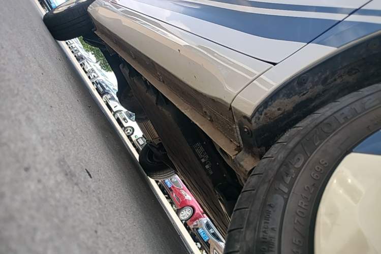 Used Wuling Hongguang MINIEV 2024 3rd Generation 215km Youth Edition Right Side Sill