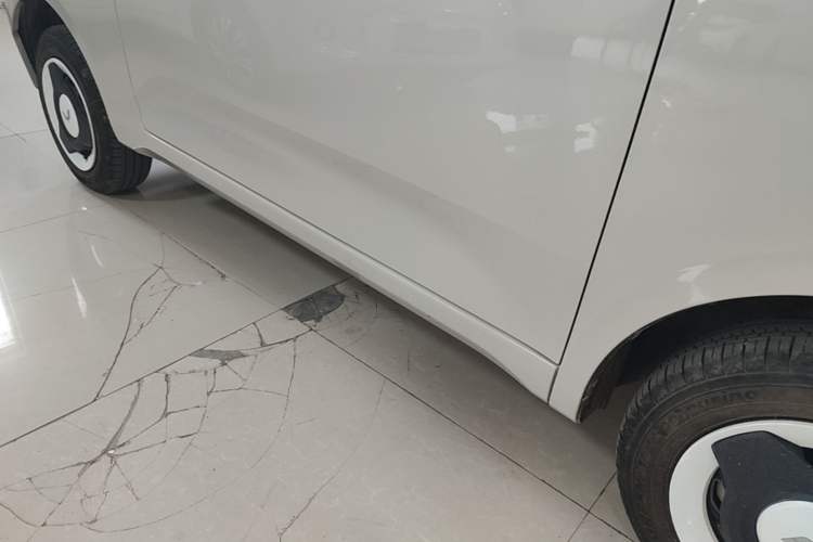 Used Wuling Hongguang MINIEV 2024 3rd Generation 215km Youth Edition Right Side Sill