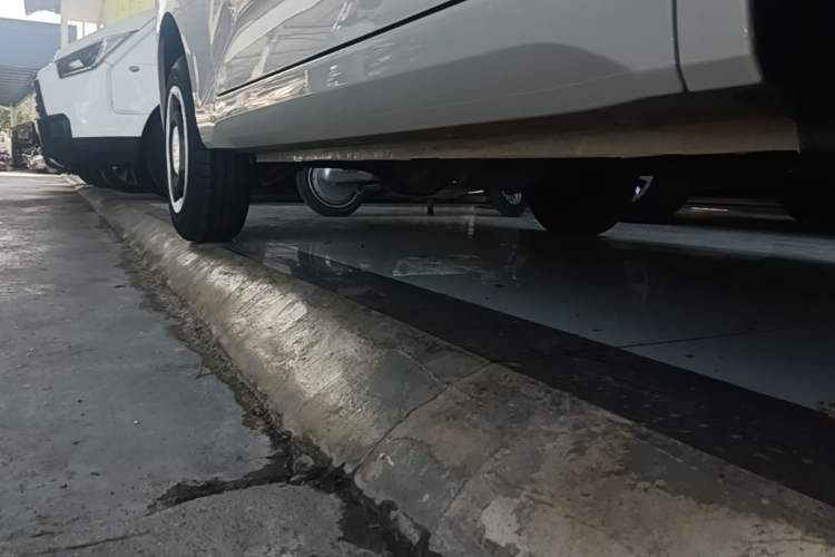 Used Wuling Hongguang MINIEV 2024 3rd Generation 215km Youth Edition Right Side Sill