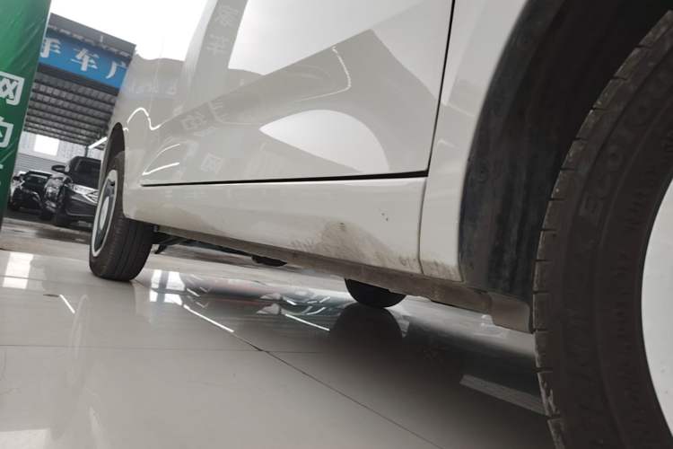 Used Wuling Hongguang MINIEV 2024 3rd Generation 215km Youth Edition Right Side Sill