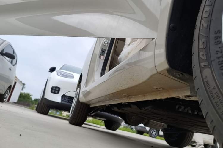 Used Wuling Hongguang MINIEV 2024 3rd Generation 215km Youth Edition Right Side Sill